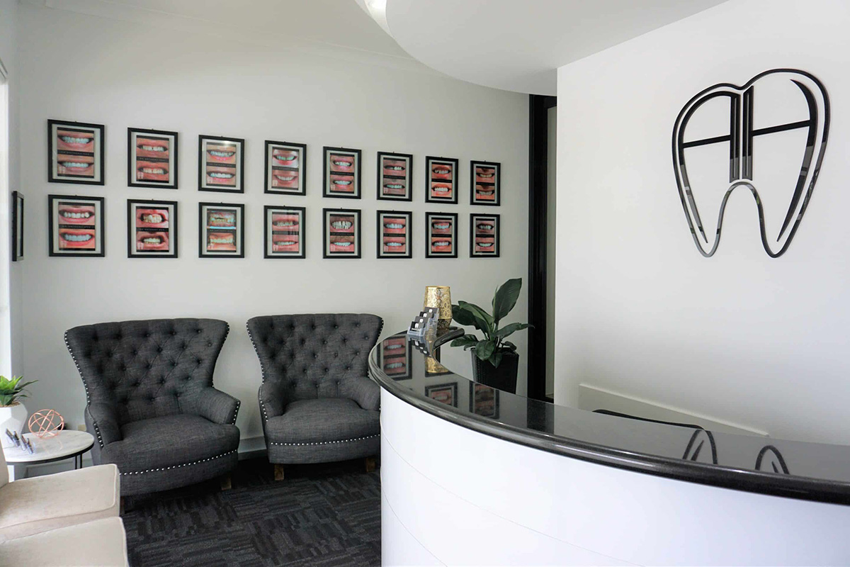 Burleigh Dental Studio reception – West Burleigh Road Gold Coast